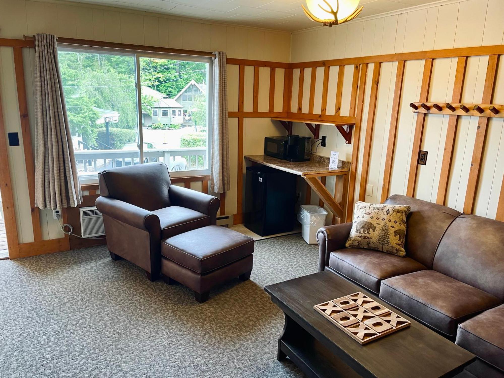 Waters Edge Lodge Lake George Buitenkant foto