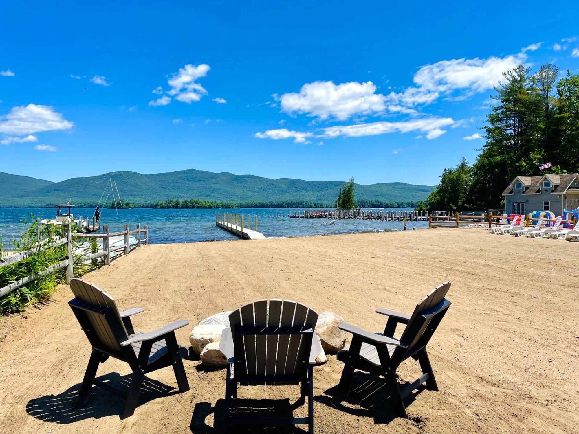 Waters Edge Lodge Lake George Buitenkant foto