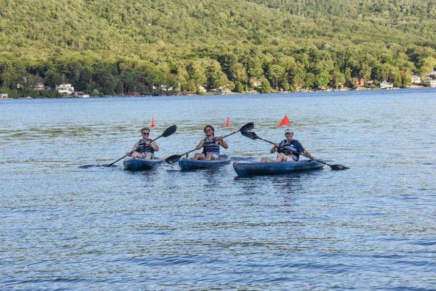 Waters Edge Lodge Lake George Buitenkant foto